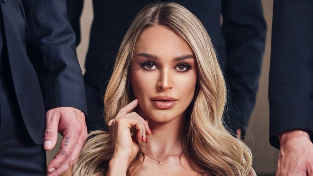 Emma Hix Unveils FirstEver Gangbang for Deeper EMMAHIXOFFICIAL